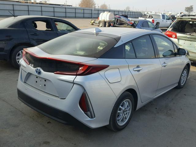 JTDKARFP1H3005815 - 2017 TOYOTA PRIUS PRIM SILVER photo 4