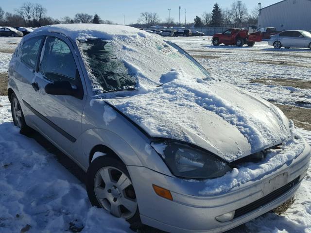 3FAFP31393R138467 - 2003 FORD FOCUS ZX3 SILVER photo 1