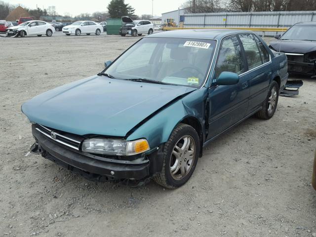 1HGCB7653PA119251 - 1993 HONDA ACCORD LX GREEN photo 2