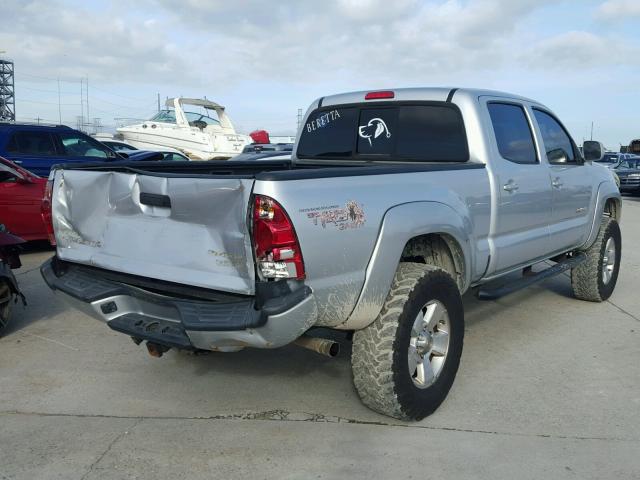 5TEKU72N67Z462569 - 2007 TOYOTA TACOMA DOU SILVER photo 4