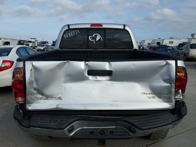 5TEKU72N67Z462569 - 2007 TOYOTA TACOMA DOU SILVER photo 9