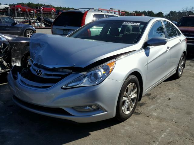 5NPEB4AC7DH671240 - 2013 HYUNDAI SONATA GLS SILVER photo 2