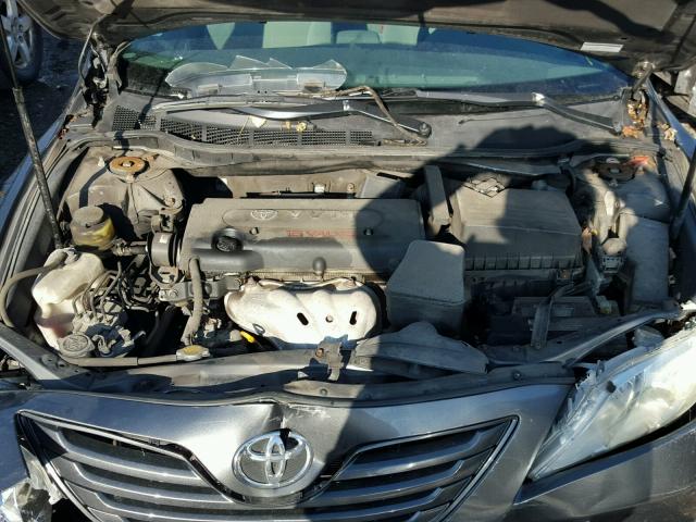 4T4BE46K28R026566 - 2008 TOYOTA CAMRY CE GRAY photo 7