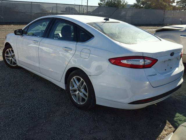 3FA6P0H70FR253857 - 2015 FORD FUSION SE WHITE photo 3