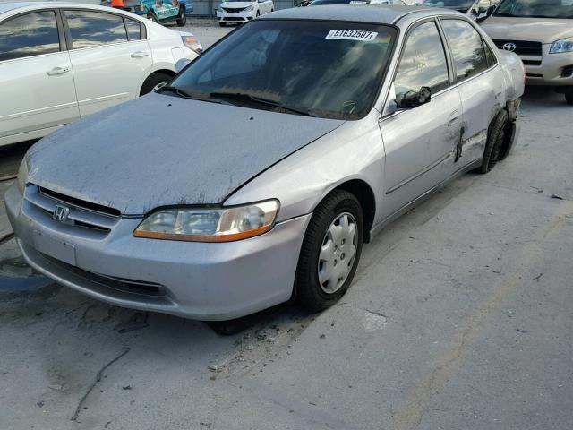 1HGCG6653XA148874 - 1999 HONDA ACCORD LX SILVER photo 2