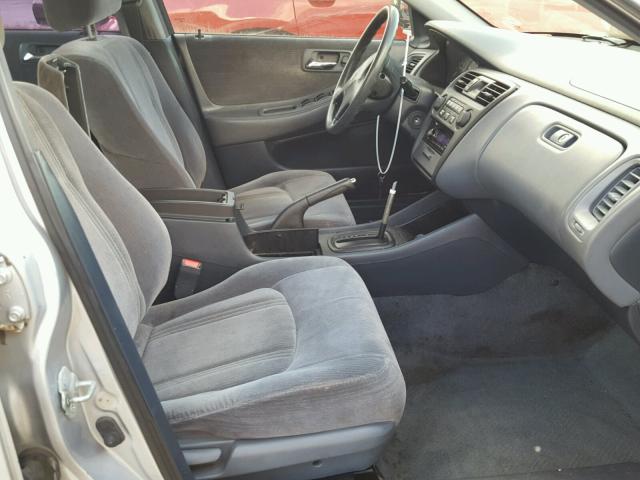 1HGCG6653XA148874 - 1999 HONDA ACCORD LX SILVER photo 5