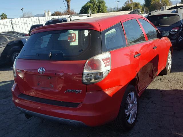 2T1KR32E55C424845 - 2005 TOYOTA MATRIX RED photo 4