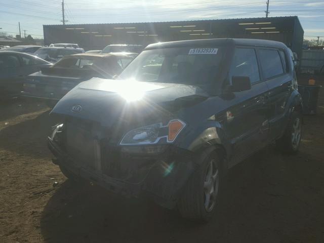 KNDJT2A2XB7222613 - 2011 KIA SOUL GRAY photo 2