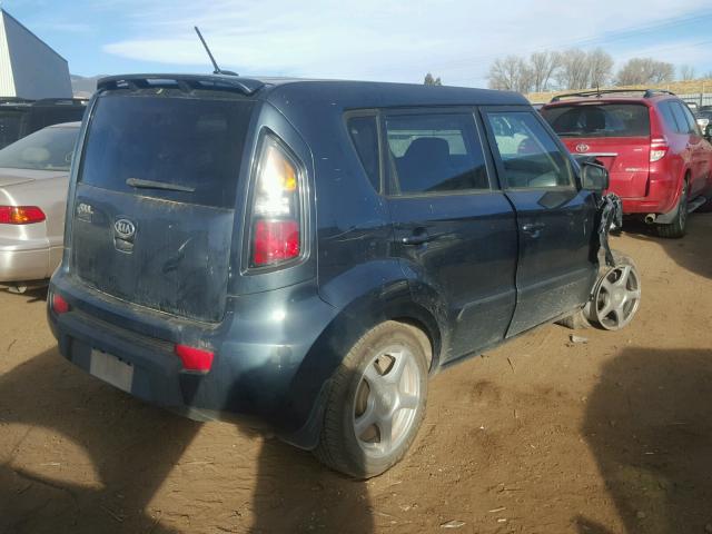 KNDJT2A2XB7222613 - 2011 KIA SOUL GRAY photo 4