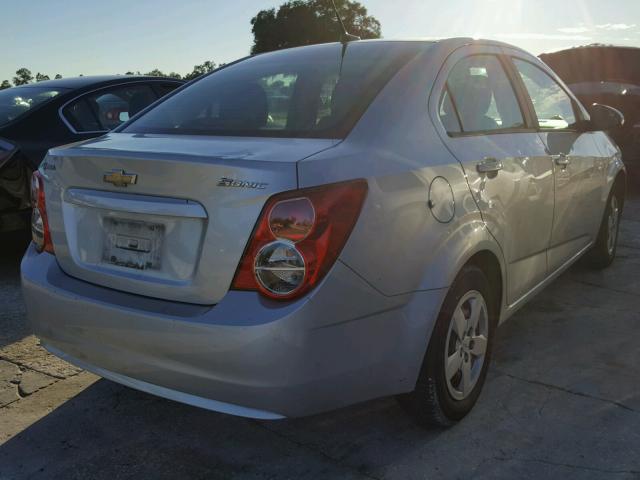 1G1JA5SH5D4250472 - 2013 CHEVROLET SONIC LS 银色 照片 4