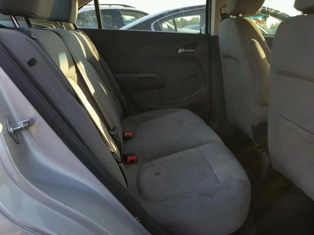 1G1JA5SH5D4250472 - 2013 CHEVROLET SONIC LS 银色 照片 6