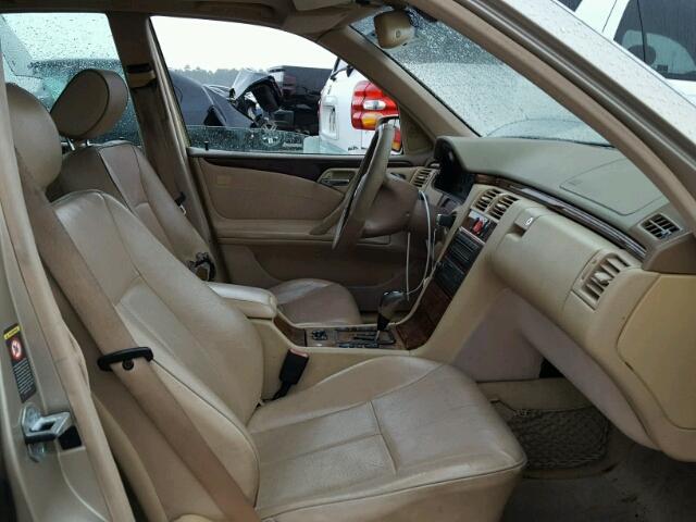 WDBJF65J91B172975 - 2001 MERCEDES-BENZ E 320 BEIGE photo 5