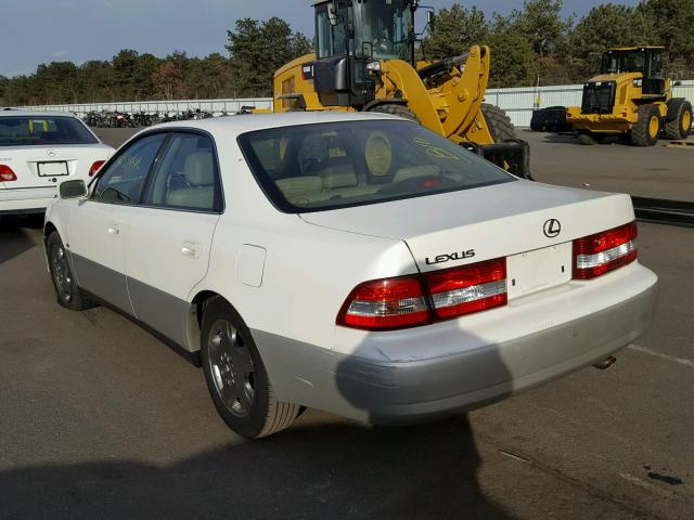 JT8BF28G110317368 - 2001 LEXUS ES 300 WHITE photo 3