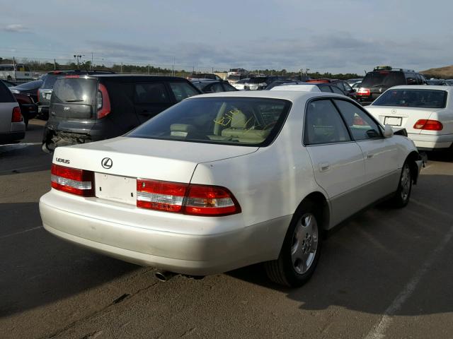 JT8BF28G110317368 - 2001 LEXUS ES 300 WHITE photo 4