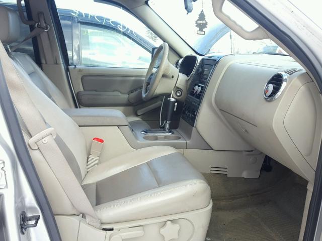 1FMEU73E17UB19507 - 2007 FORD EXPLORER X SILVER photo 5