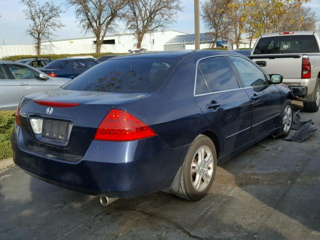 1HGCM56387A113040 - 2007 HONDA ACCORD SE BLUE photo 4