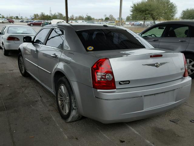 2C3CA5CV3AH306805 - 2010 CHRYSLER 300 TOURIN SILVER photo 3