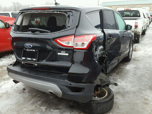 1FMCU0GX2GUB62442 - 2016 FORD ESCAPE SE BLACK photo 4