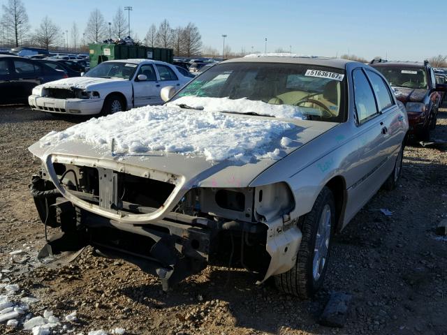 1LNHM83W43Y629445 - 2003 LINCOLN TOWN CAR C WHITE photo 2