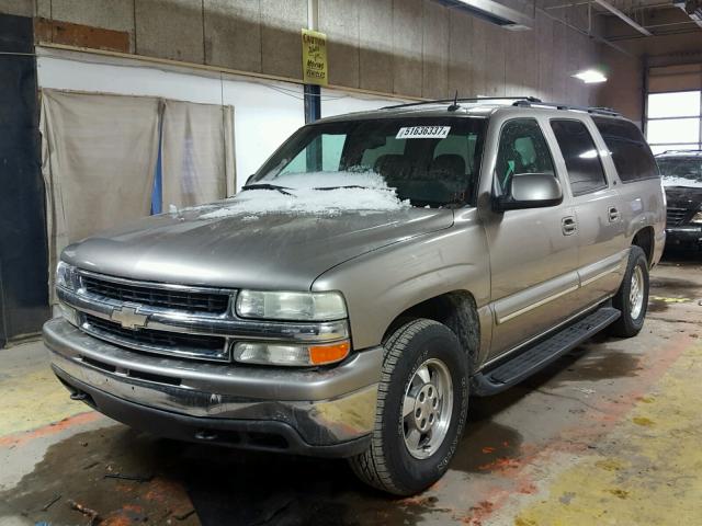 3GNFK16Z52G312353 - 2002 CHEVROLET SUBURBAN K SILVER photo 2