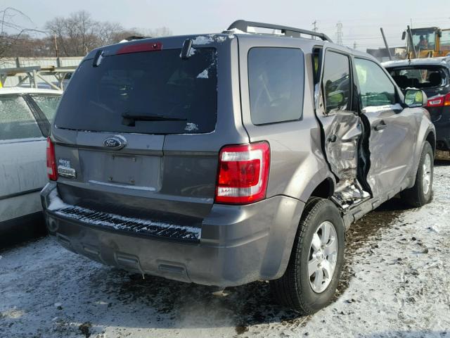 1FMCU037X9KB00291 - 2009 FORD ESCAPE XLT GRAY photo 4