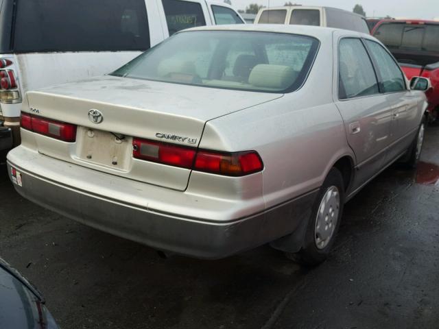 JT2BG28K8X0340490 - 1999 TOYOTA CAMRY LE GOLD photo 4