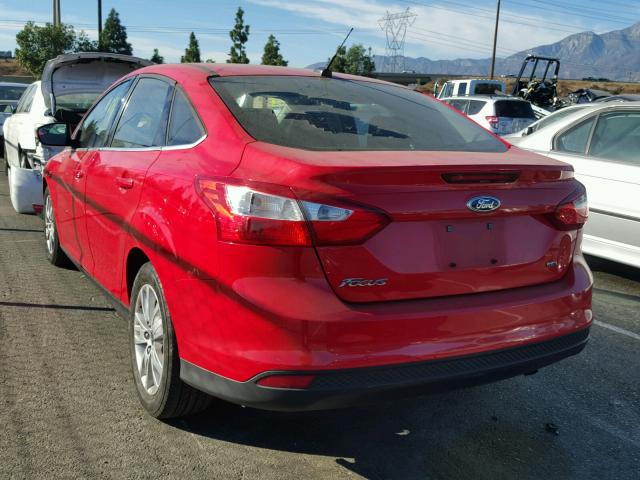 1FAHP3H28CL457718 - 2012 FORD FOCUS SEL RED photo 3