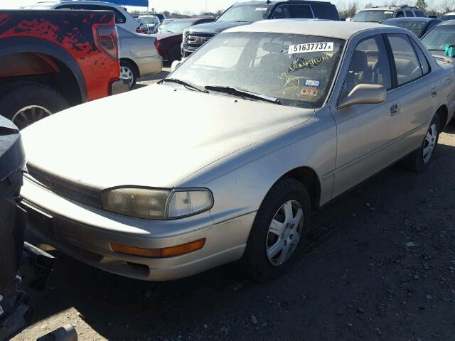 4T1SK12E5PU223702 - 1993 TOYOTA CAMRY LE ოქროსფერი ფოტო 2