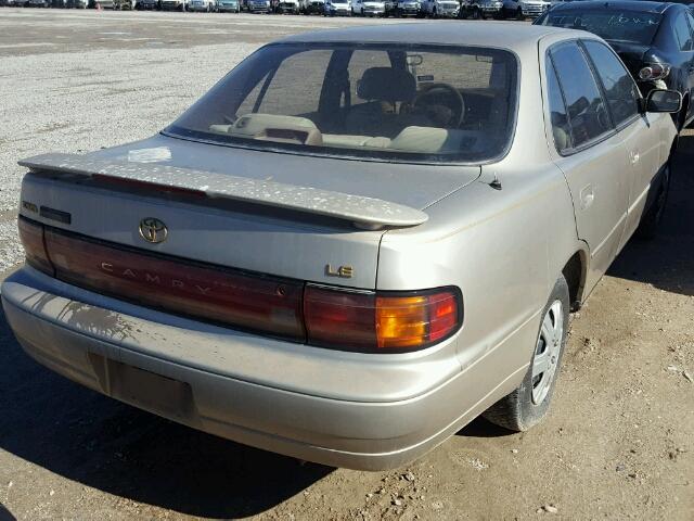 4T1SK12E5PU223702 - 1993 TOYOTA CAMRY LE ოქროსფერი ფოტო 4