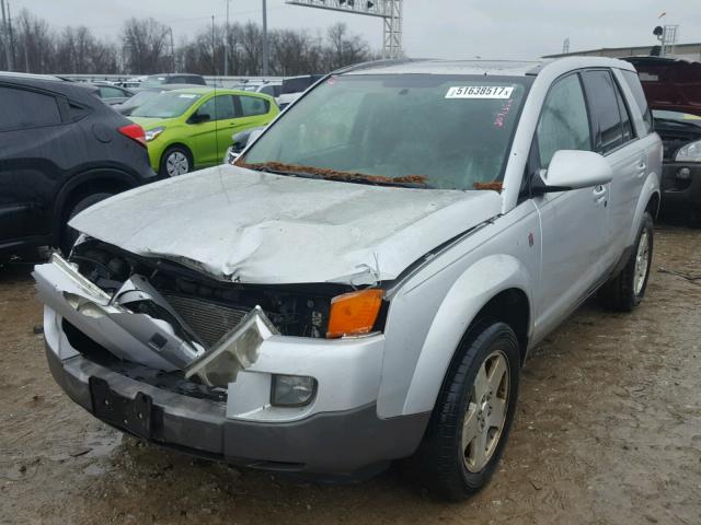 5GZCZ534X5S817310 - 2005 SATURN VUE SILVER photo 2