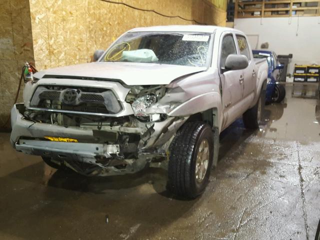 3TMLU4EN9CM090280 - 2012 TOYOTA TACOMA DOU SILVER photo 2