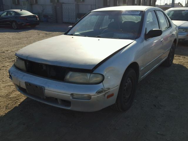 1N4BU31D1SC120882 - 1995 NISSAN ALTIMA XE SILVER photo 2