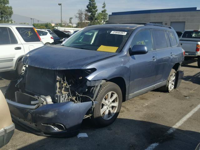 5TDZK3EH5DS090380 - 2013 TOYOTA HIGHLANDER BLUE photo 2