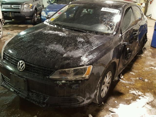 3VW2K7AJ5EM379064 - 2014 VOLKSWAGEN JETTA BASE BLACK photo 2
