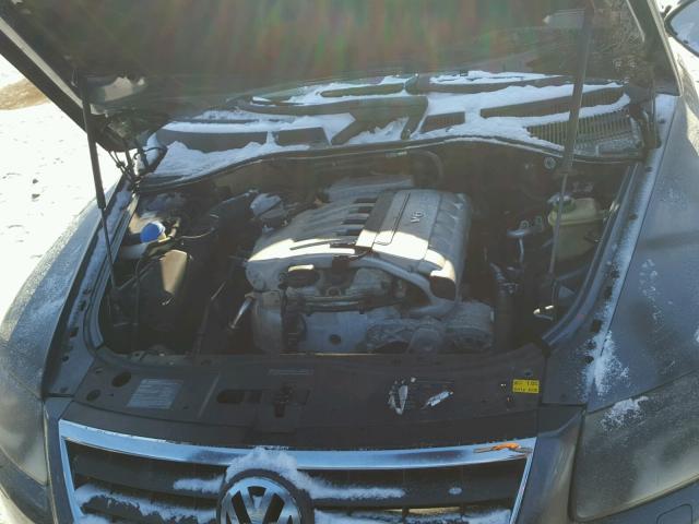 WVGBC77L44D066490 - 2004 VOLKSWAGEN TOUAREG 3. GRAY photo 7