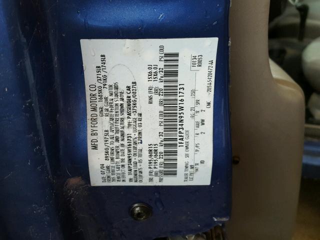 1FAFP34N95W161731 - 2005 FORD FOCUS ZX4 BLUE photo 10