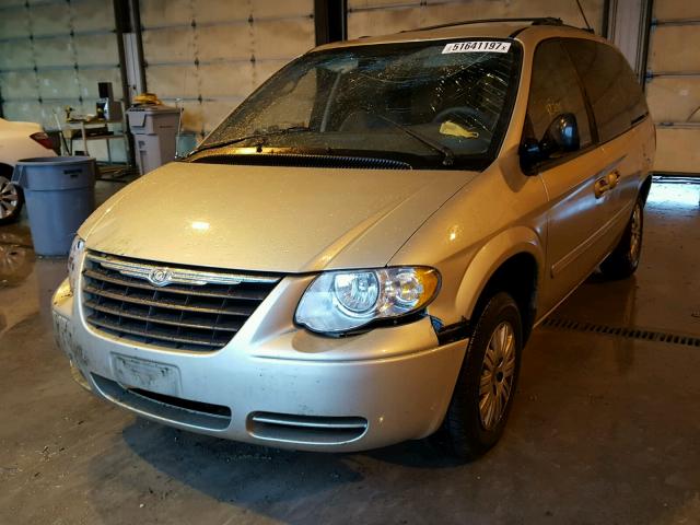 2A4GP44R06R738108 - 2006 CHRYSLER TOWN & COU GOLD photo 2