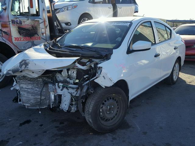 3N1CN7AP2HL873673 - 2017 NISSAN VERSA S WHITE photo 2