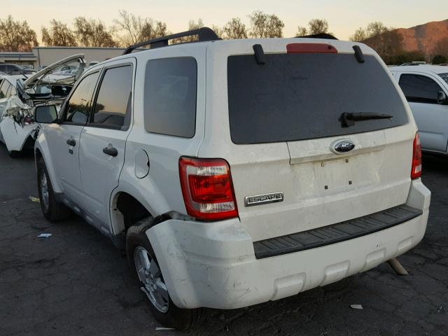 1FMCU03G19KA30812 - 2009 FORD ESCAPE XLT WHITE photo 3