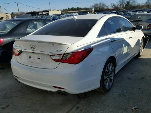 5NPEC4AB3DH741532 - 2013 HYUNDAI SONATA SE WHITE photo 4