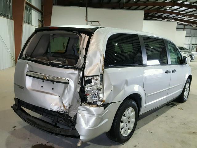 2A8HR44H48R621199 - 2008 CHRYSLER TOWN & COU SILVER photo 4