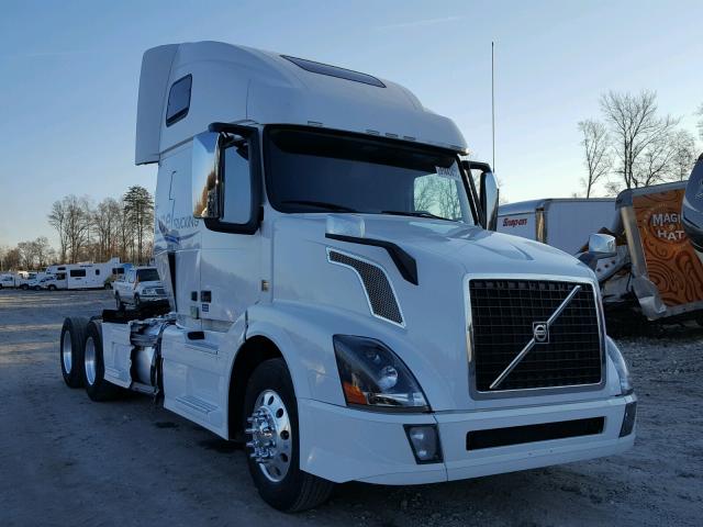 4V4NC9EH3GN963797 - 2016 VOLVO VN VNL WHITE photo 1