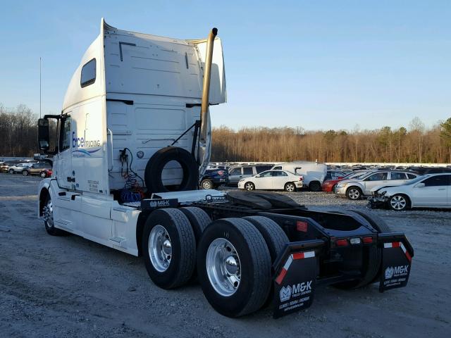 4V4NC9EH3GN963797 - 2016 VOLVO VN VNL WHITE photo 3