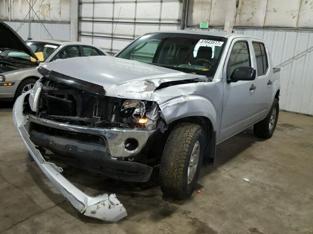 1N6AD07W19C402637 - 2009 NISSAN FRONTIER C SILVER photo 2