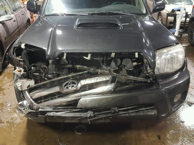 JTEBU14R778095384 - 2007 TOYOTA 4RUNNER SR GRAY photo 9