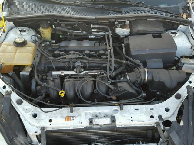 1FAFP34N85W247127 - 2005 FORD FOCUS ZX4 WHITE photo 7