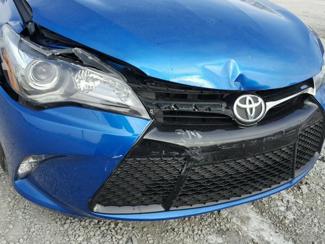 4T1BF1FK5GU568264 - 2016 TOYOTA CAMRY LE BLUE photo 9