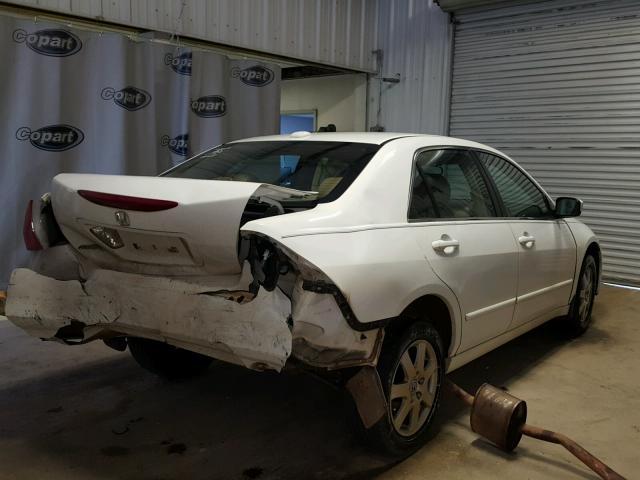 1HGCM56847A021077 - 2007 HONDA ACCORD EX WHITE photo 4