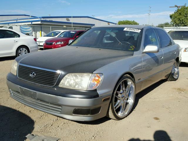 JT8BH28F9Y0178859 - 2000 LEXUS LS 400 SILVER photo 2