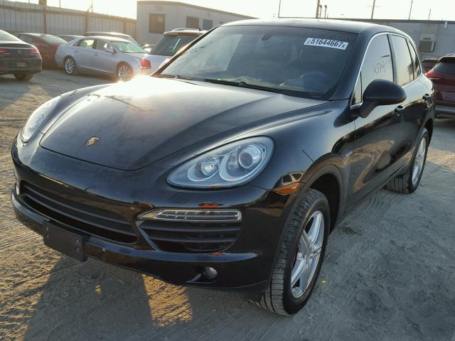 WP1AE2A27DLA16104 - 2013 PORSCHE CAYENNE S BLACK photo 2